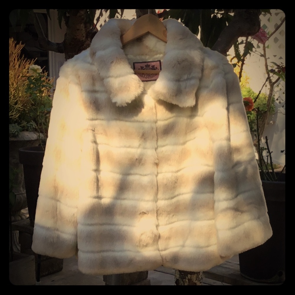 Juicy Couture Vintage white faux fur coat/…